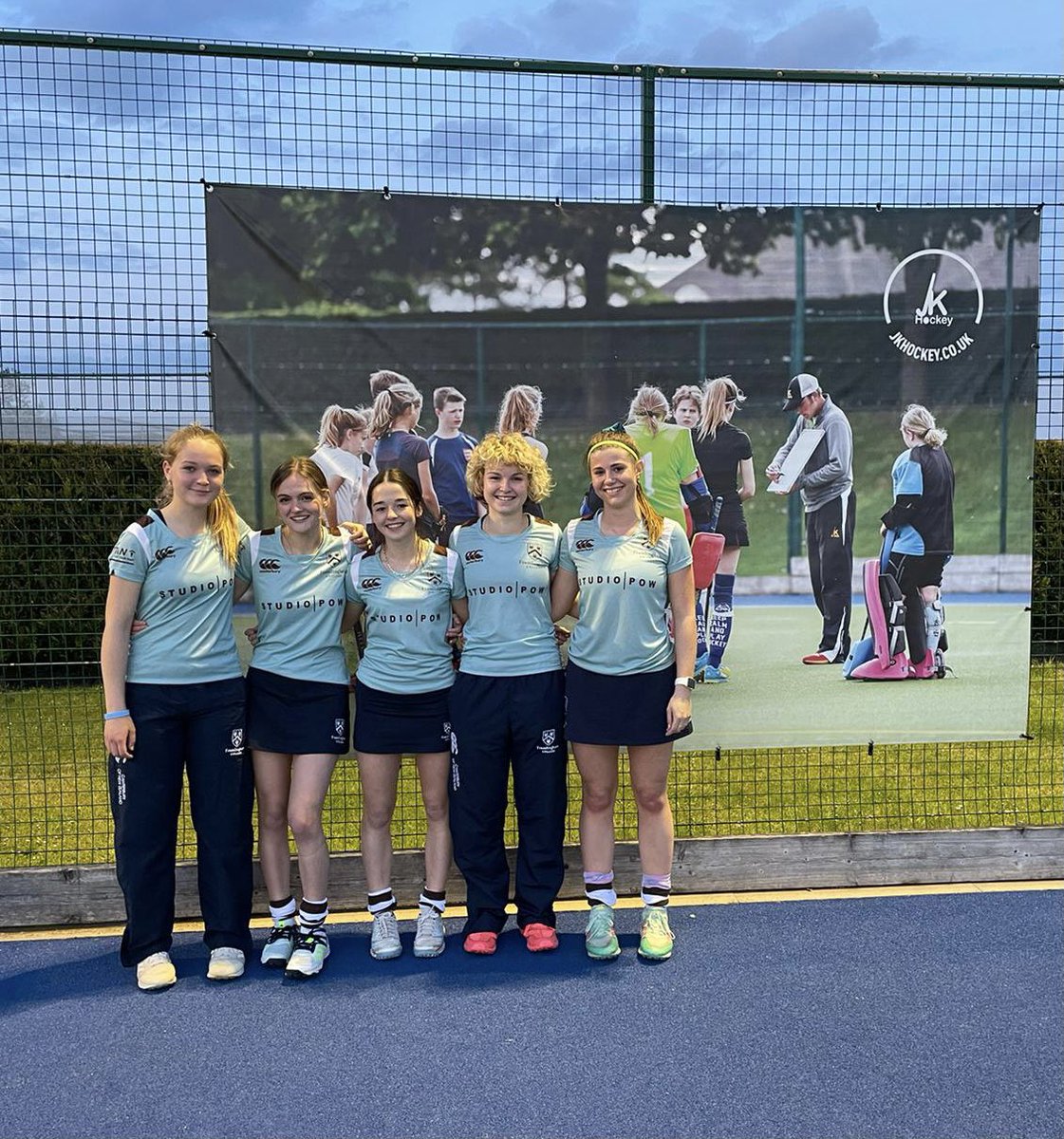 Thank you to the <a href="/JKHockey_/">JK Hockey</a> All-Star Legends for such a good game tonight. 

A fine performance from the 1st XI with goals from Hettie M, Mimi S &amp; Holly W. 

Congratulations to the five girls who made their debuts.