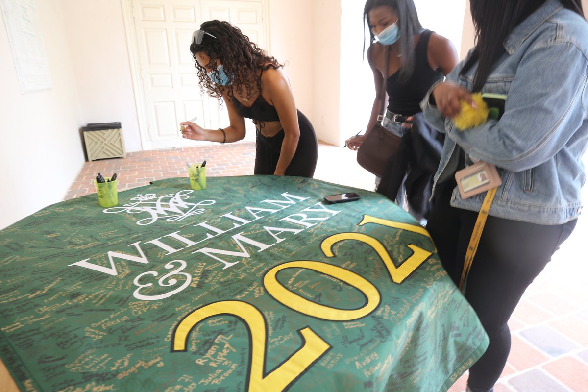 williamandmary's tweet photo. It’s an unprecedented year, and today marked the close of an academic semester like none other. Some celebrations may look different, but the sentiment is just the same: Congratulations! Tag your photos #wmLDOC or #wmGrad and they could be included in the pre-ceremony slideshows. https://t.co/wLQCBQriys