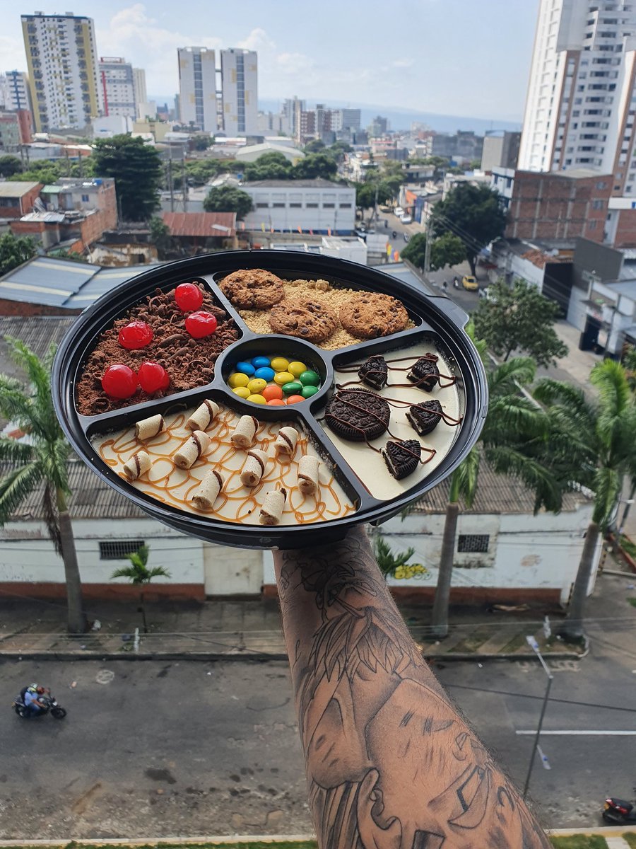 LaBodegaPostres's tweet photo. Mamá solo hay una y como ella  NINGUNA! 👩‍👧‍👦💟 Este Domingo celebra el #DiaDeLasMadres con @LaBodegaPostres y nuestro delicioso postre redondo especial.

Valor: 30k 
Domicilio: GRATIS! 
Whatsapp: 3124596572
(Pedidos hasta el Sabado 2pm) https://t.co/tz4wjAX9L9