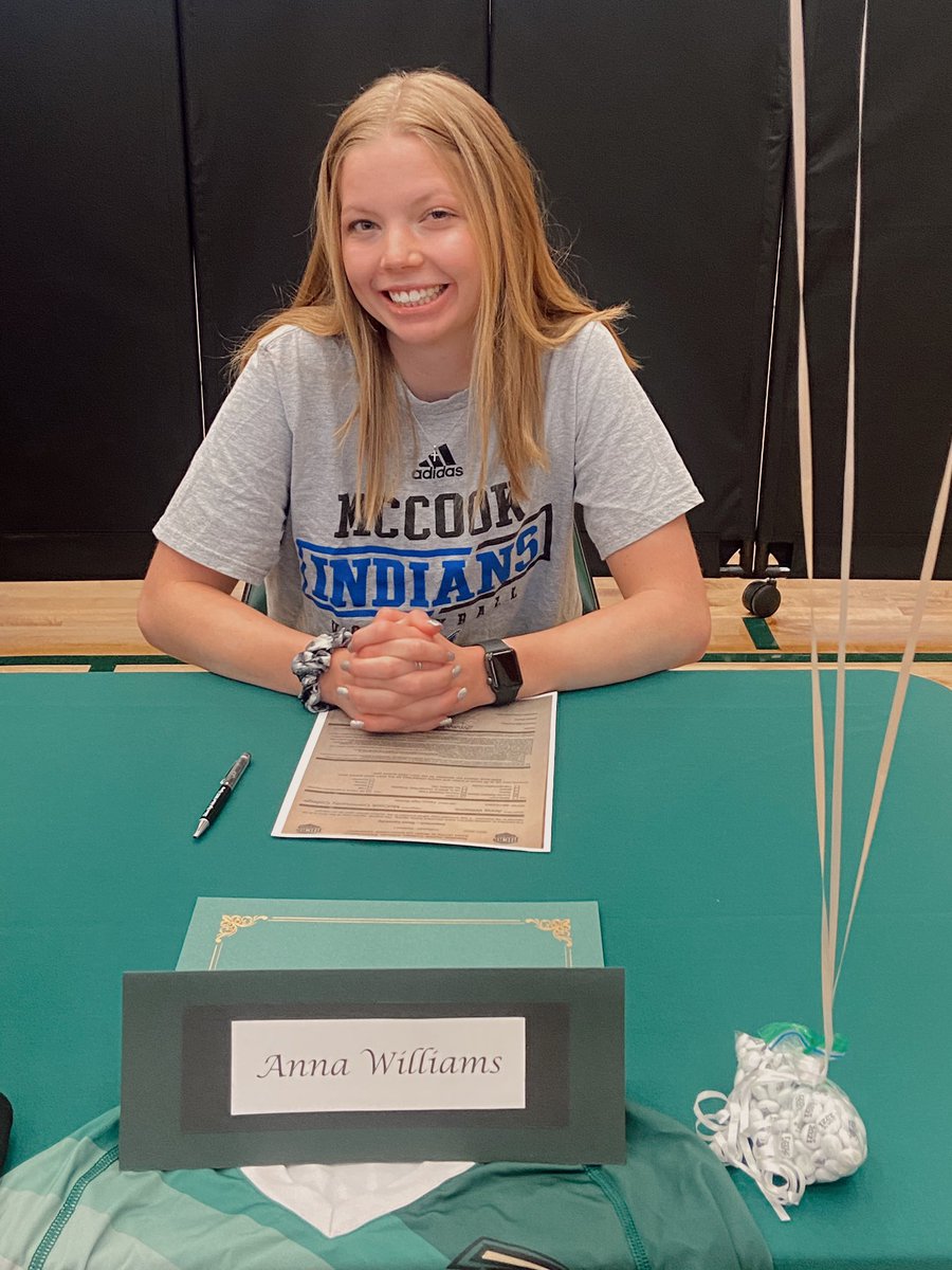 made it official again !! so excited for this new chapter in my life :) go indians 💙🏹🏐 <a href="/FHSAthletics49/">Falcon Athletics</a> <a href="/MCCIndians/">McCook CC Athletics</a>