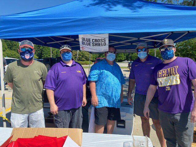 CrawfishKing_BR's tweet photo. Come grab a delicious dinner of fresh boiled crawfish at 1 of 3 locations in Baton Rouge and Gonzales before 7pm! $25 gets you 6lbs of crawfish, a Coca-Cola product and supports @JA_batonrouge &amp; @bigbuddyprogram https://t.co/U7JSYFwTHa #whowillbeking https://t.co/cKWUL6HEZS