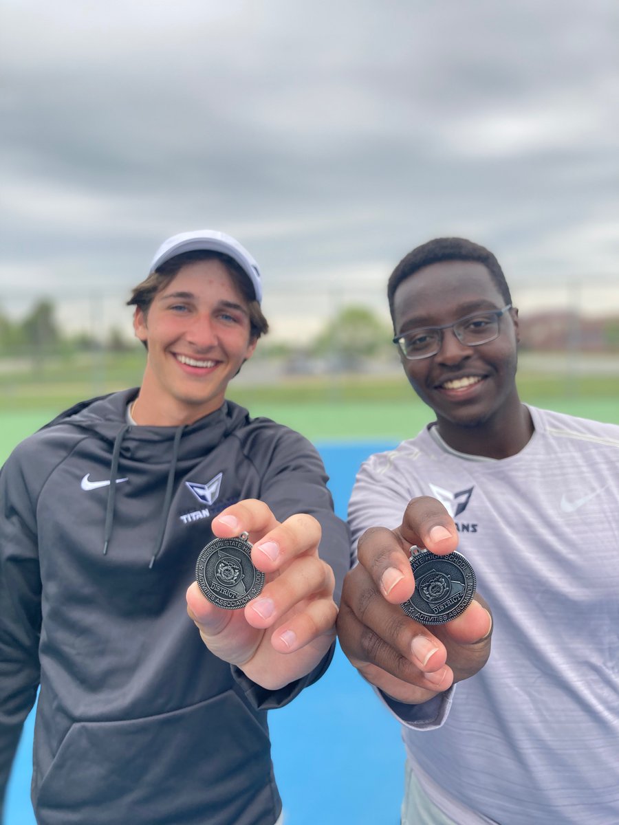 LSWTennis's tweet photo. Individual Districts Complete!
🥇 Singles - Hogan Stoker
🥈 Singles - Arnav Gannavaram
🥈 Doubles - Lanny Cooper/Mathew Kimaku 
🏅(4th) Doubles - Tyler Rodgers/Owen Liang

Great day to be a Titan!! https://t.co/Uu3d6mBSOx