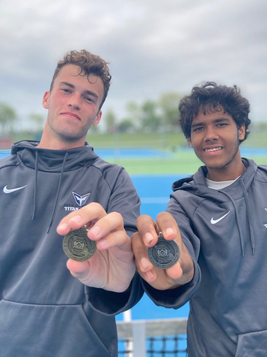 LSWTennis's tweet photo. Individual Districts Complete!
🥇 Singles - Hogan Stoker
🥈 Singles - Arnav Gannavaram
🥈 Doubles - Lanny Cooper/Mathew Kimaku 
🏅(4th) Doubles - Tyler Rodgers/Owen Liang

Great day to be a Titan!! https://t.co/Uu3d6mBSOx