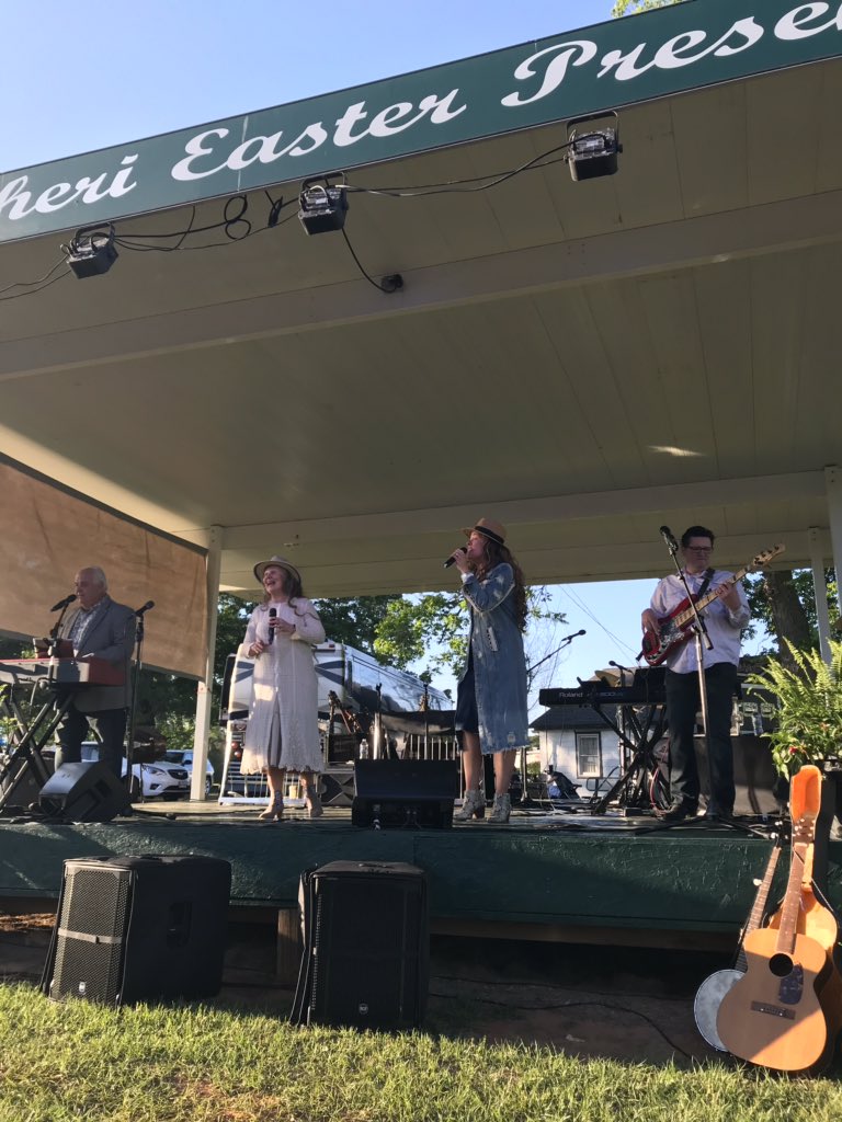 Sheri Easter tweet media