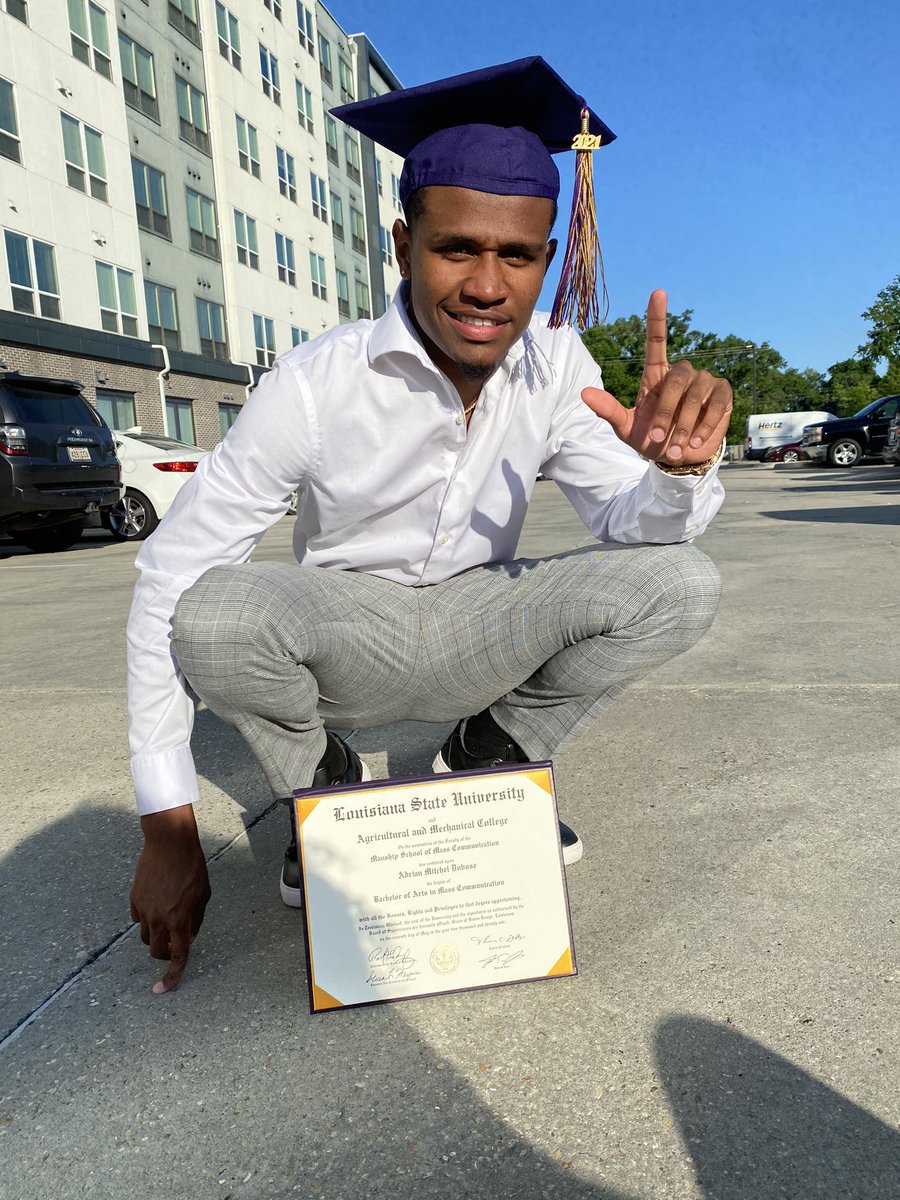 DuboseAdrian's tweet photo. I think my life done finally shifted, thank you @ManshipSchool #Alumnus https://t.co/1pQIjcCNgo