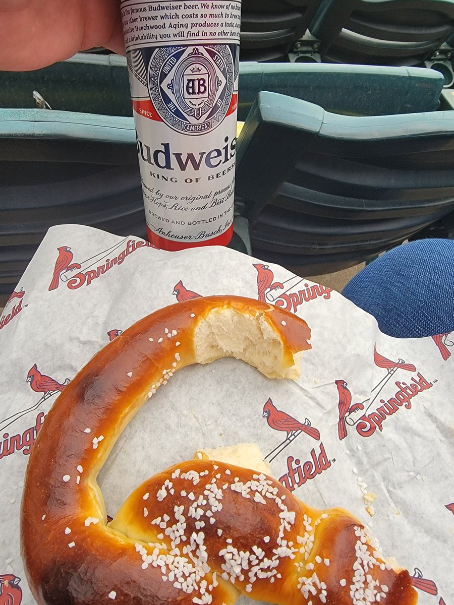 1BTerrace's tweet photo. Good to be back. It's been a long time. #SGFCards #RockYourRed #STLfly https://t.co/xpyprJovZ1