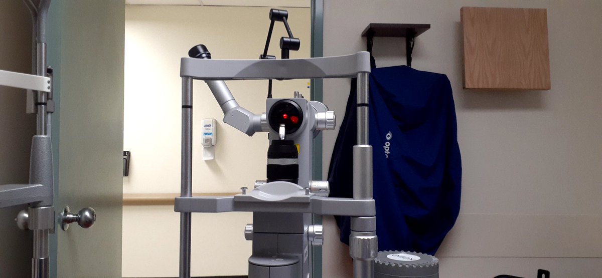 jlints58's tweet image. The laser I&apos;m staring into for 7 minutes of flash cleaning. I hope your Friday is going well too😃