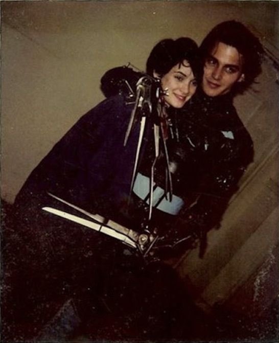 mxvies's tweet image. winona ryder &amp;amp; johnny depp behind the scenes - edward scissorhands (1990)