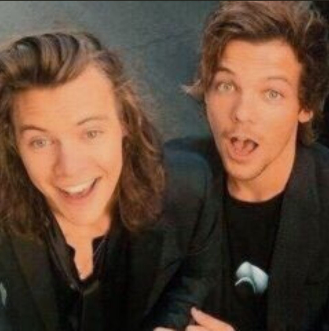 cute larry pictures/manips to cleanse your tl