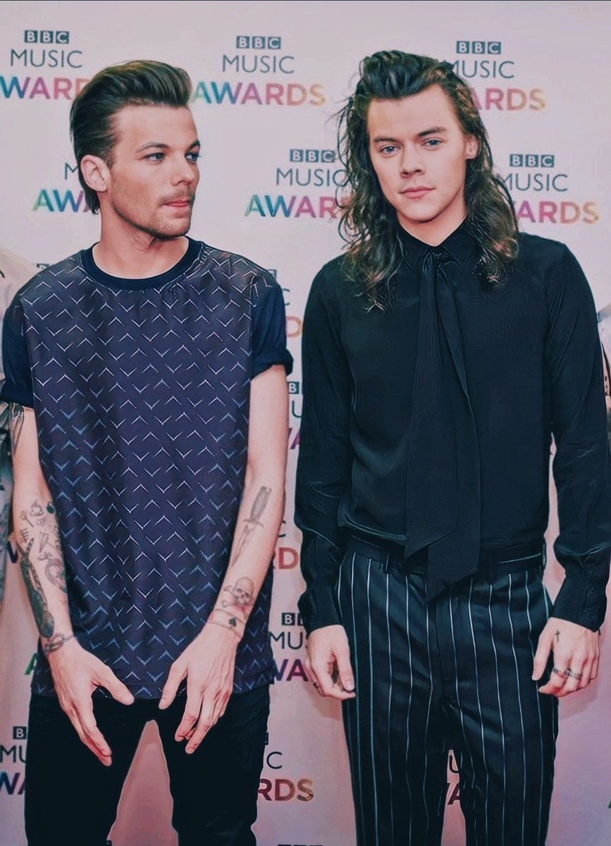 cute larry pictures/manips to cleanse your tl