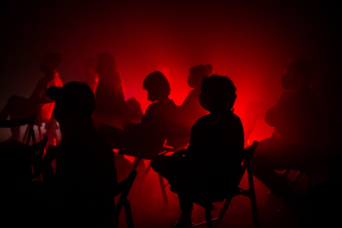 MUTEK_ES's tweet image. Antes, nos sumamos a las aventuras estilísticas del ciclo Rarefacció con el showcase de Hypermedium, después de haber estado toda la mañana en el sótano de SVD (sivasdescalzo) charlando con muchos de los colectivos y agentes más disruptivos y diversos de Barcelona. ¡Mañana, más!