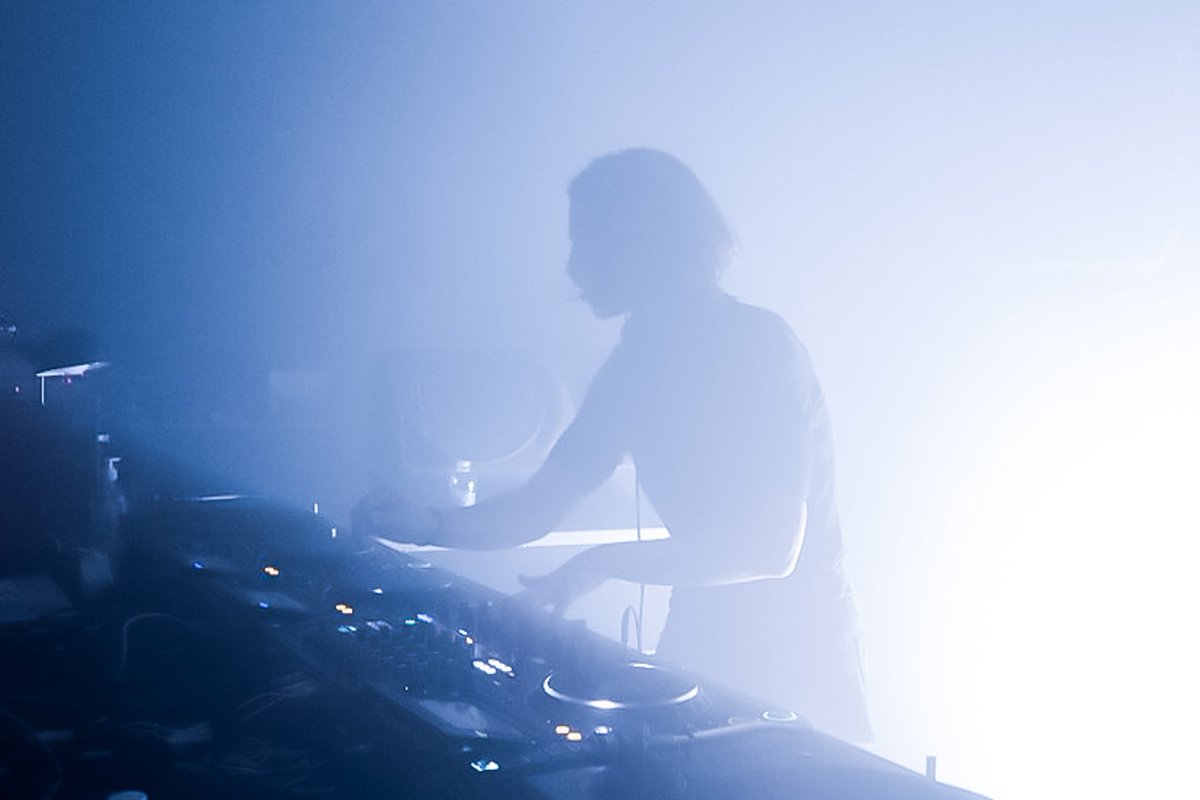 MUTEK_ES's tweet image. Antes, nos sumamos a las aventuras estilísticas del ciclo Rarefacció con el showcase de Hypermedium, después de haber estado toda la mañana en el sótano de SVD (sivasdescalzo) charlando con muchos de los colectivos y agentes más disruptivos y diversos de Barcelona. ¡Mañana, más!