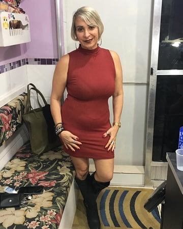 Antalya'da yalnız yaşıyorum. gizliliğe önem veren beyler dm den msj atsın.