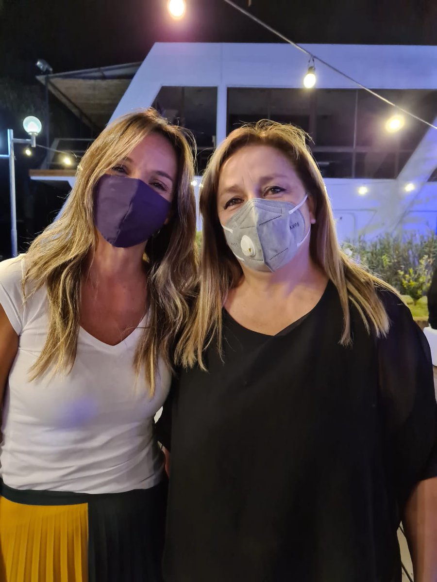 Antes que termine el día quiero felicitar a @MalenaMassa en su día, feliz cumpleaños compañera!