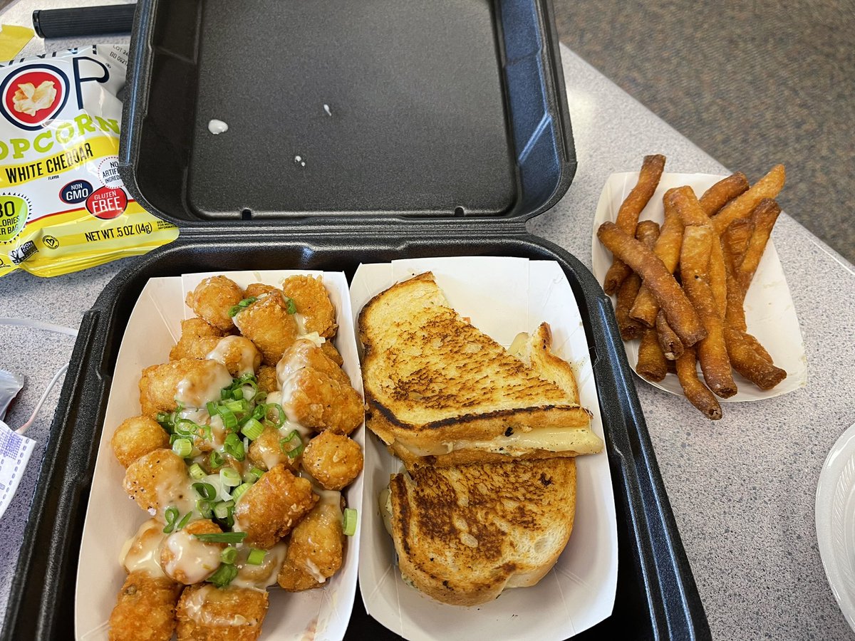 Ledgeview Library tweet media