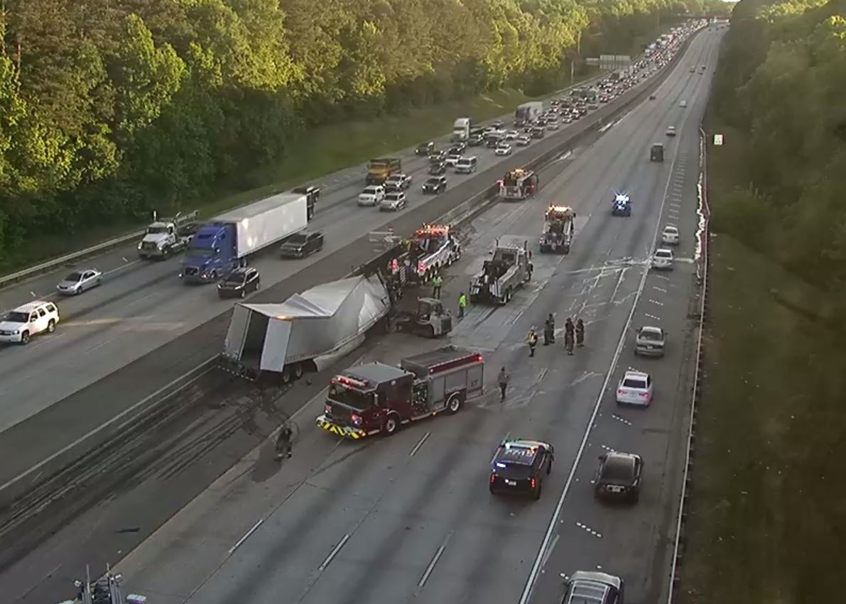 wsbradio's tweet photo. GRIDLOCK ALERT Fulton Co: Truck fire/crash still being cleaned up on I-85/sb south of I-285 but the right shoulder is now open. Traffic is still jammed on I-285 for miles. Continue to use Hwy 29 and other surface streets as alternates. https://t.co/SO1BQq7Ttx #ATLtraffic https://t.co/aWoEEaMcIG