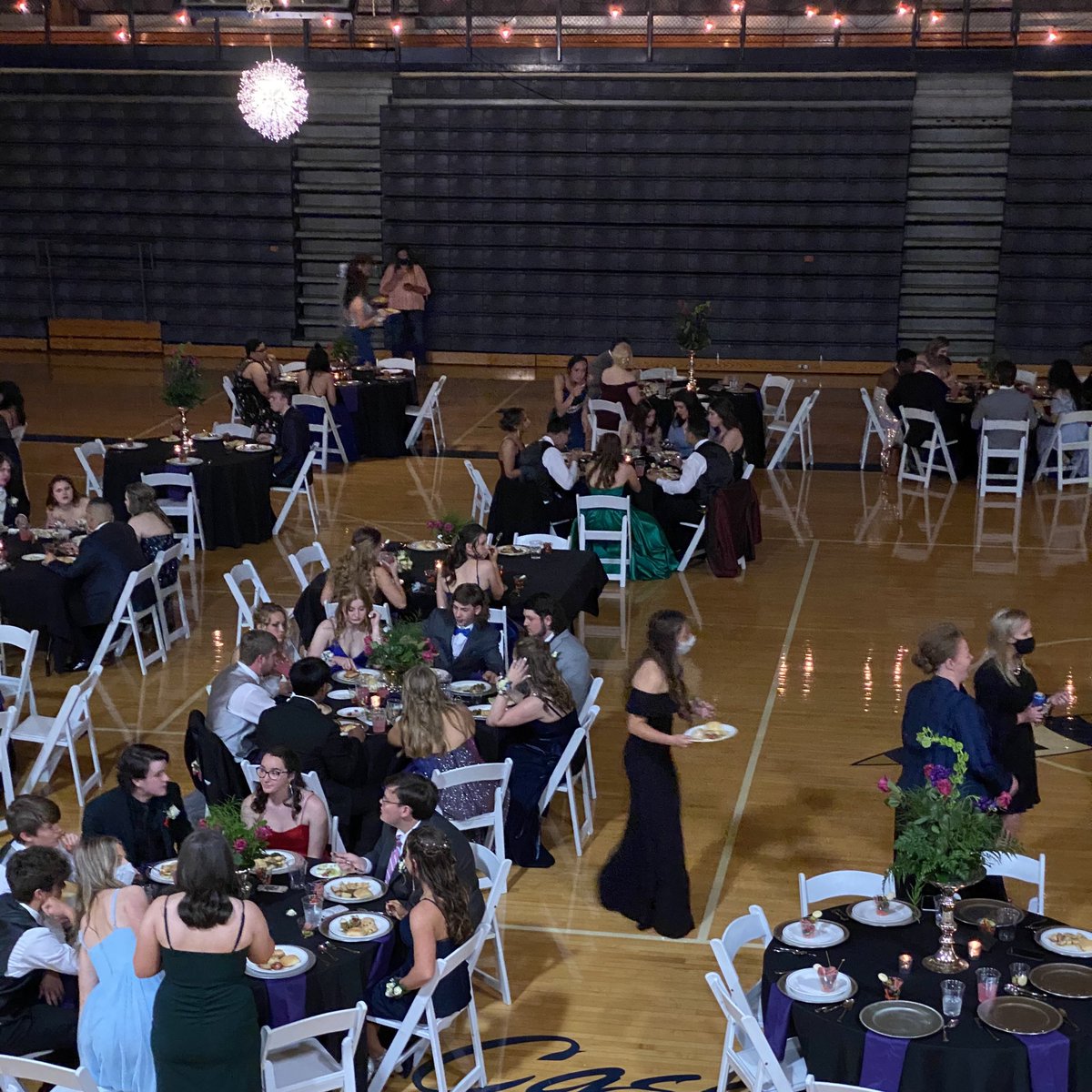 RocketPrincipal's tweet photo. SCHS Footloose Dinner 2021 - the PROM where we couldn’t dance!  #LoveBLUELiveGOLD @shelbycountysch https://t.co/NhY8np7w5z