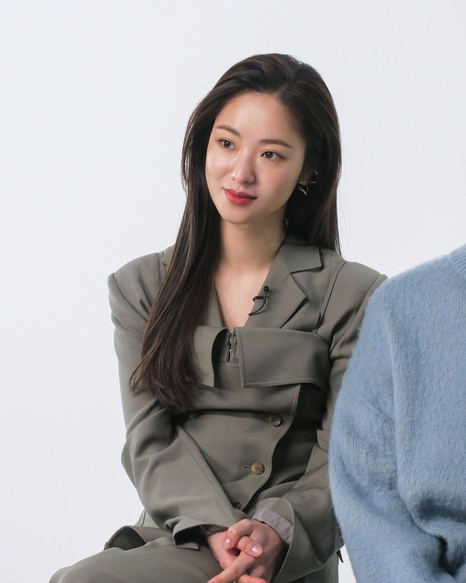 Hii gw sherlyn, newbie rp
Mutualan? Rt/like
Fmbst? DM ae aje

#roleplayerindonesia #roleplayer #roleplayeraccount