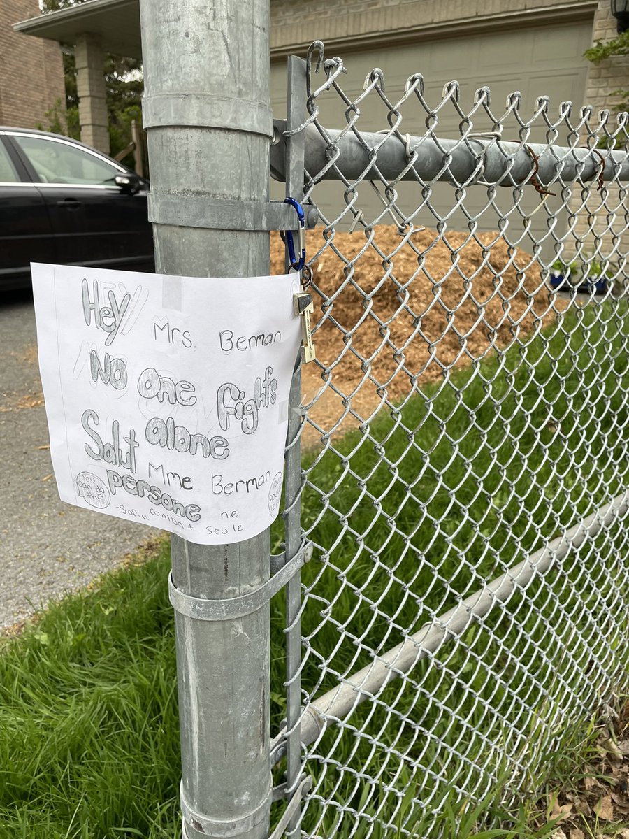 CFLYFM983's tweet photo. Reid and Ben: Thanks to our bud @RobinDzi for passing along these signs he came across in Kingston’s west end. So nice to see our community join in the #ygksignwars ceasefire for Mrs. Berman, even if they don’t have a commercial sign. Looove this! 👏 #ygk #breastcancer https://t.co/NLfzzRbmcB