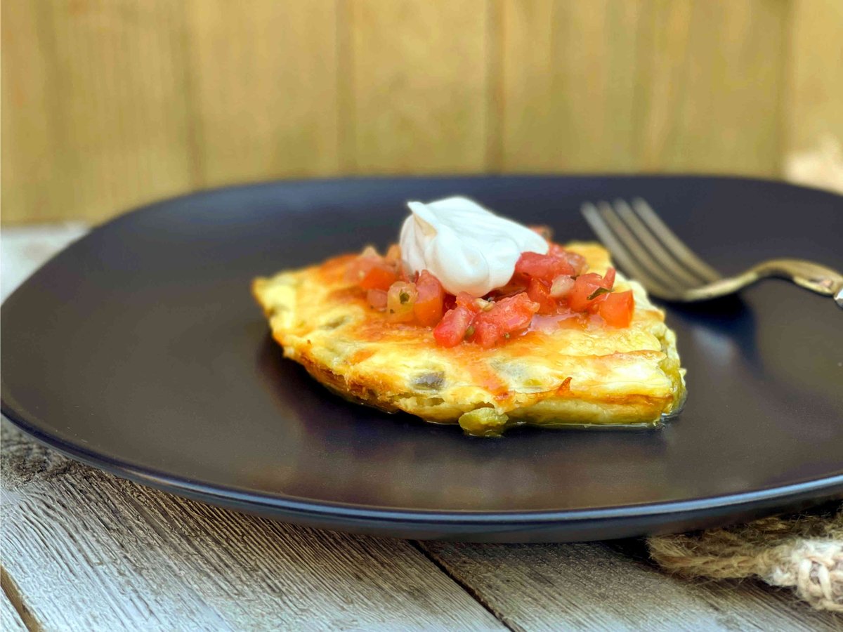 AuntBeesRecipes's tweet photo. This Easy Chile Relleno Casserole is our new favorite 'anytime meal!'  It's perfect for breakfast, lunch or dinner with just 5 simple ingredients

https://t.co/ACMAaTgxt1 https://t.co/hethdqPGHB
