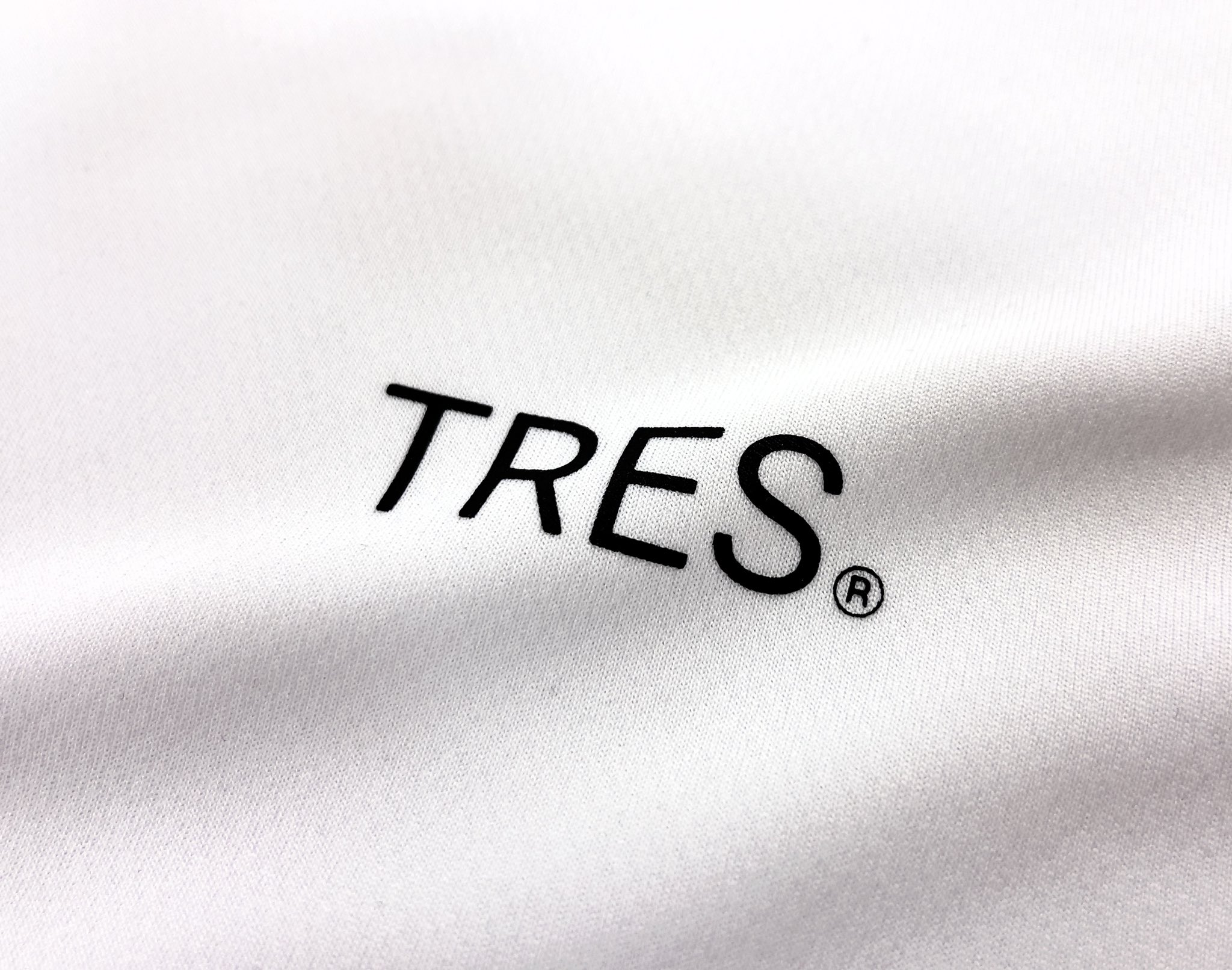 Kc Tresに マーク付きます Tresはスペイン語で3を意味します こんな広義的な意味 の単語で商標を取れるのは本当に凄くて 事実 10年前の立ち上げ時の申請は門前払いだったそう これもひとえに沢山の方に支持されてきた実績が認められての事です 本当に