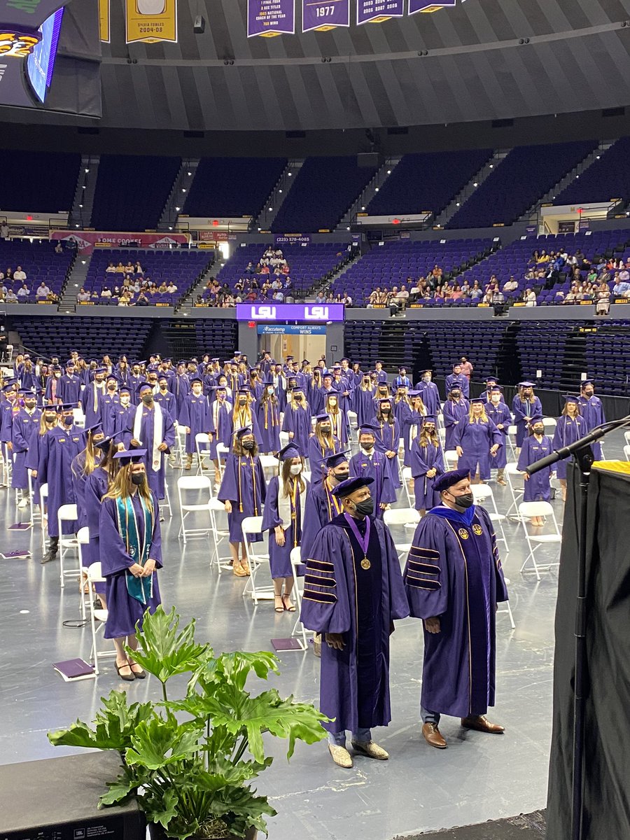 That’s a wrap! Congratulations, #LSUHSS Grads! You did it!!! 🐯🎓💜💛#GeauxTigers #LSUGrad #LSU21