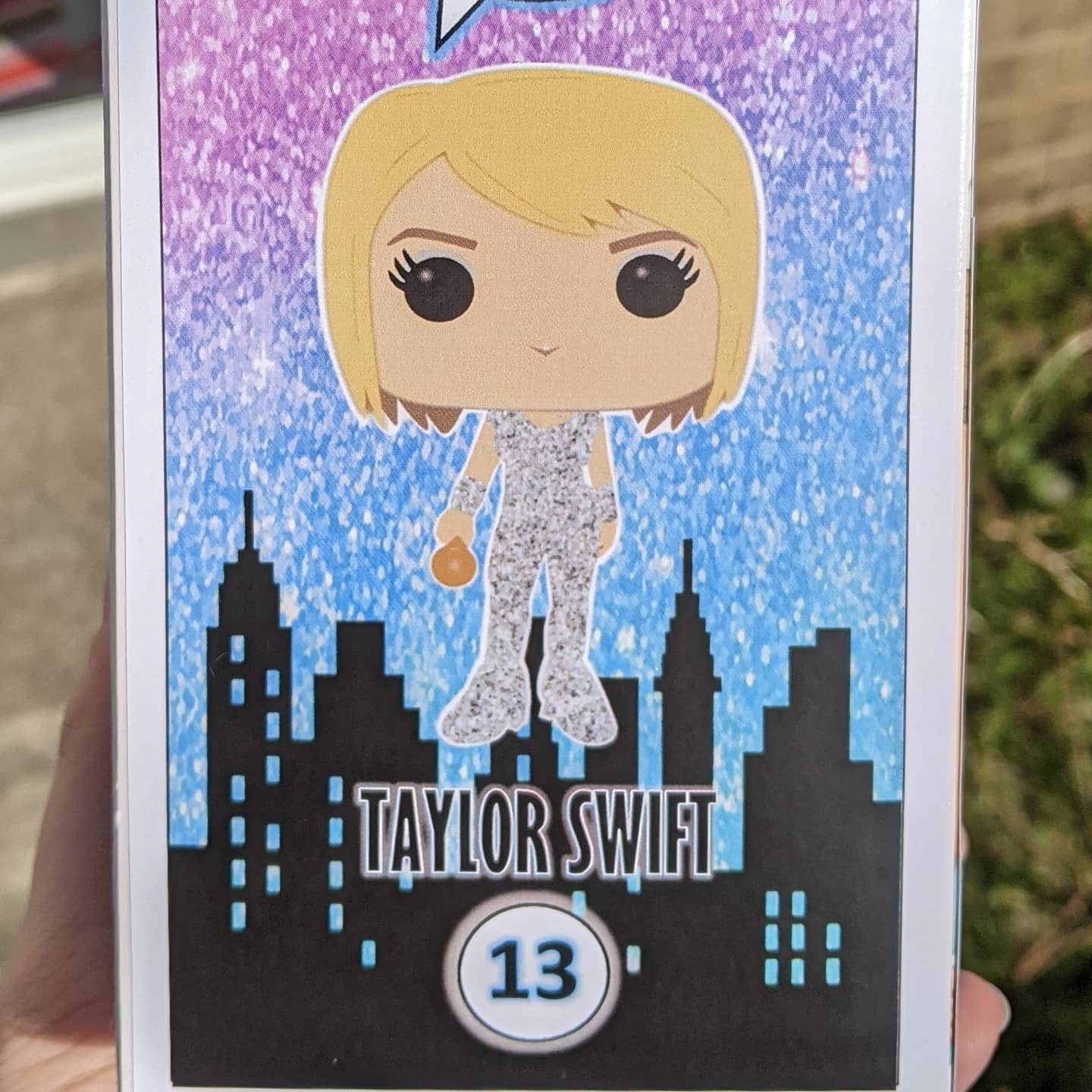 art.off.the.paige on Instagram: Taylor Swift 1989 Glitter bodysuit Custom  Funko Pop! 💙💜 I HAVE BEEN WAITING OVER A MONTH TO SHARE THIS! Sometimes  my people …, Funko Pop Taylor Swift