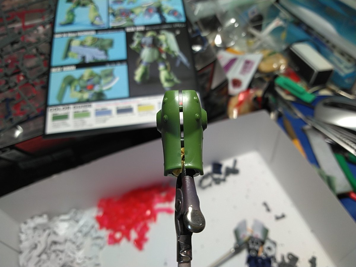 fleer5922's tweet photo. FZの肘のモールドもイフリートのヒートダートマウントと相似。#UCLO 
カトキハジメ氏やっぱスゲェわ。 https://t.co/ir8eyrAbTU