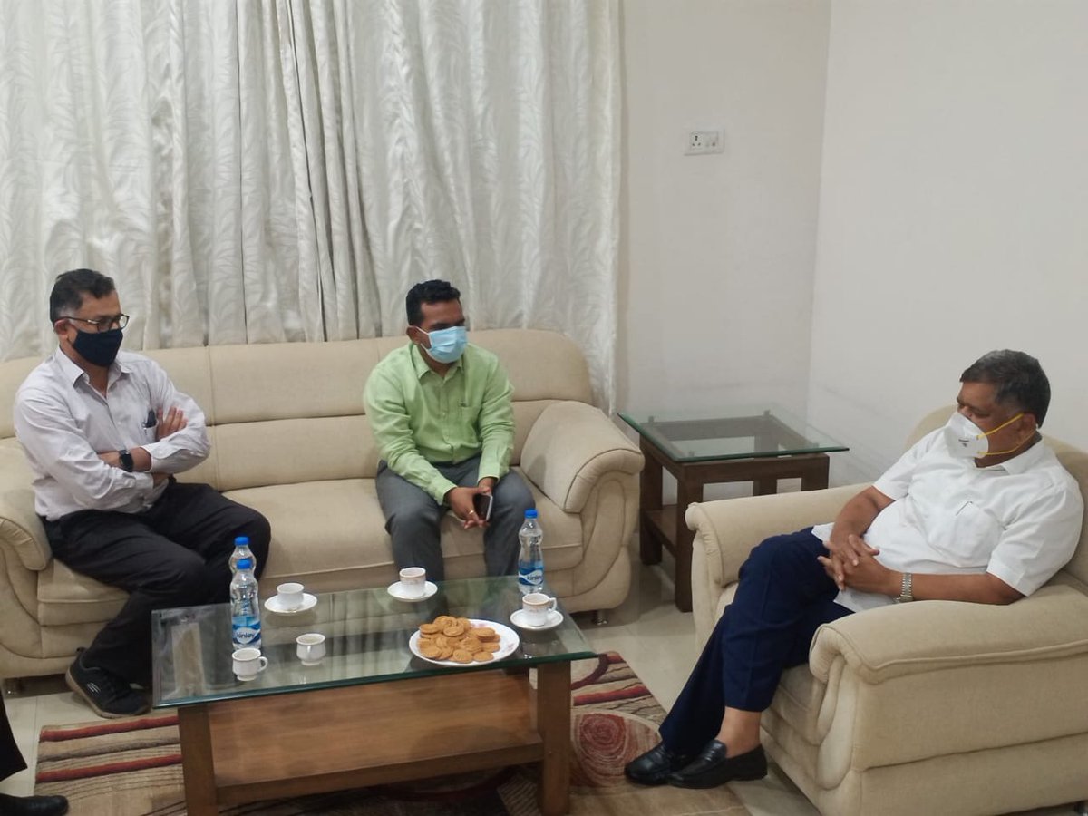 JagadishShettar's tweet photo. Held meeting with district officials &amp; proprietors of oxygen production unit at Koppal &amp; discussed production &amp;supply of oxygen in the district. 

ಕೊಪ್ಪಳದಲ್ಲಿ ಜಿಲ್ಲಾ ಮಟ್ಟದ ಅಧಿಕಾರಿಗಳು &amp;ಆಮ್ಲಜನಕ ಉತ್ಪಾದನಾ ಘಟಕದ ಮುಖ್ಯಸ್ಥರೊಂದಿಗೆ ಸಭೆ ನಡೆಸಿ, ಆಕ್ಸಿಜನ್ ಲಭ್ಯತೆ, ಪೂರೈಕೆ ಕುರಿತು ಸಮಾಲೋಚಿಸಲಾಯಿತು. https://t.co/hZS4G4Q4sa