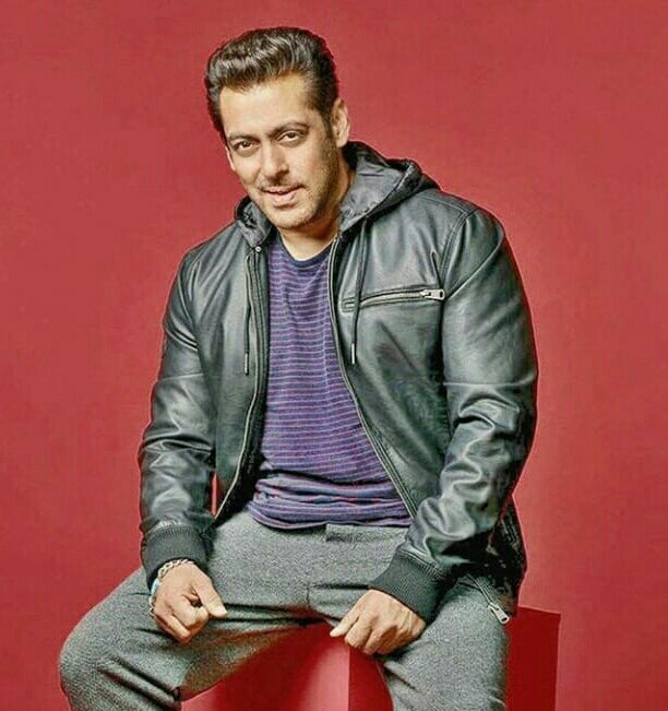 [6]. After Transferring ₹3000 To More Than 32000 Industry Workers For The First 3 Months of Nationwide Lockdown,  #SalmanKhan Supplied Home Ration To All Those Worker's Families For More Than a Month!(4/n)