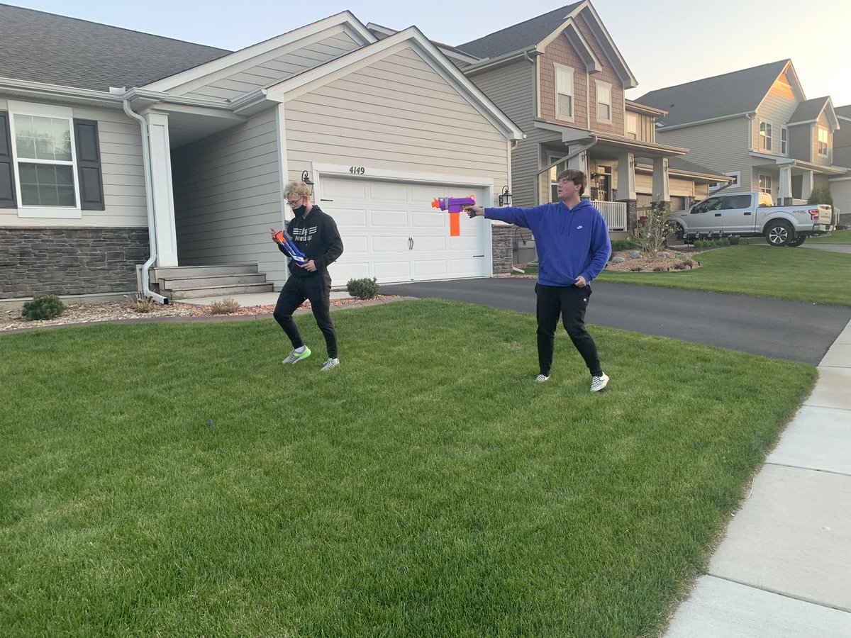 blades_babe's tweet photo. uh oh!!! nick gets another one of the @el_cartel jakob. 😭 @vicnerfwar https://t.co/6eJFjdM4Qr