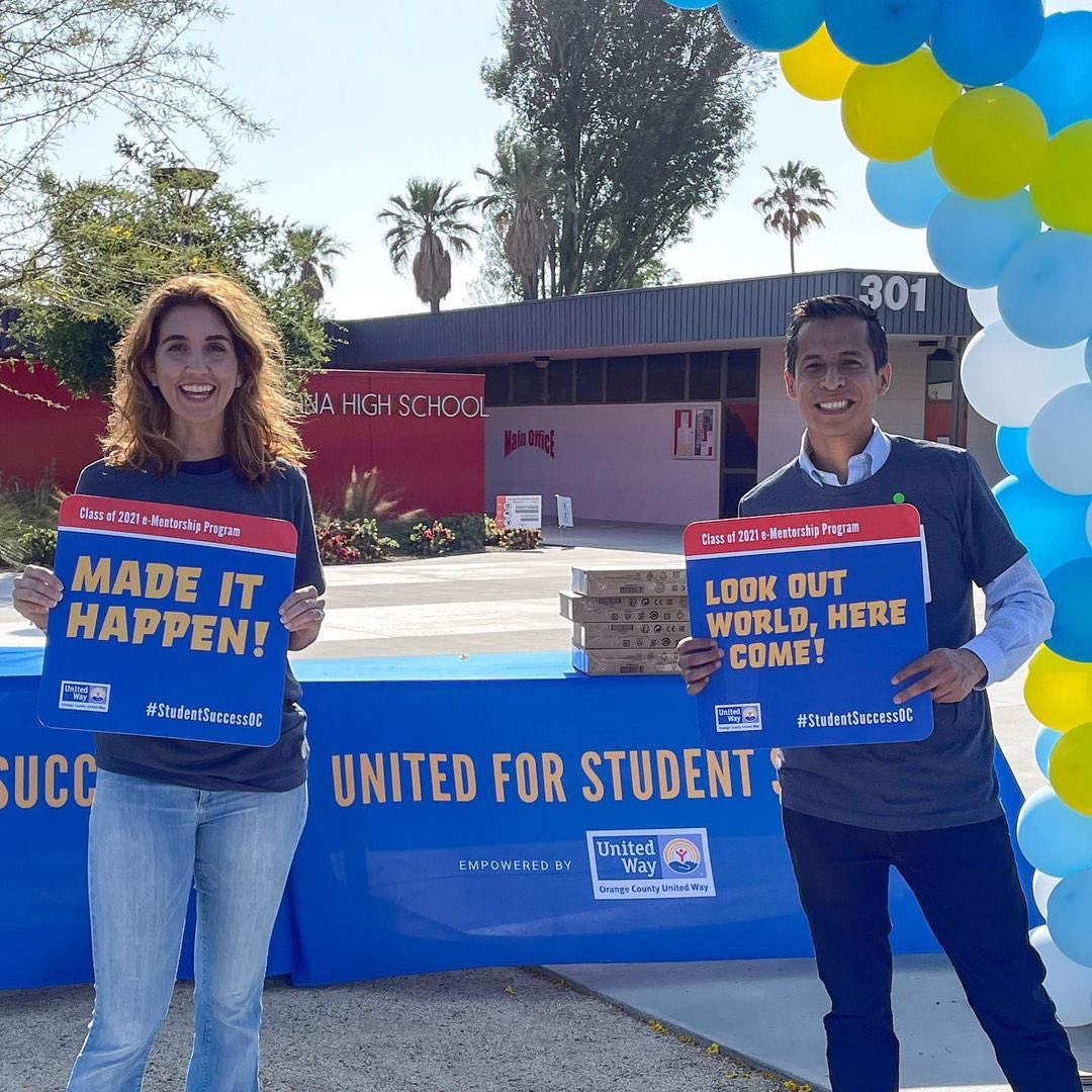 sergiocontreras's tweet photo. Yesterday, @hssavanna in #anaheim, we held part 1 of our drive-thru laptop distribution celebration for 286 high school seniors who participated in our @unitedwayoc Class of 2021 e-Mentorship initiative. https://t.co/HLPmVrmweD