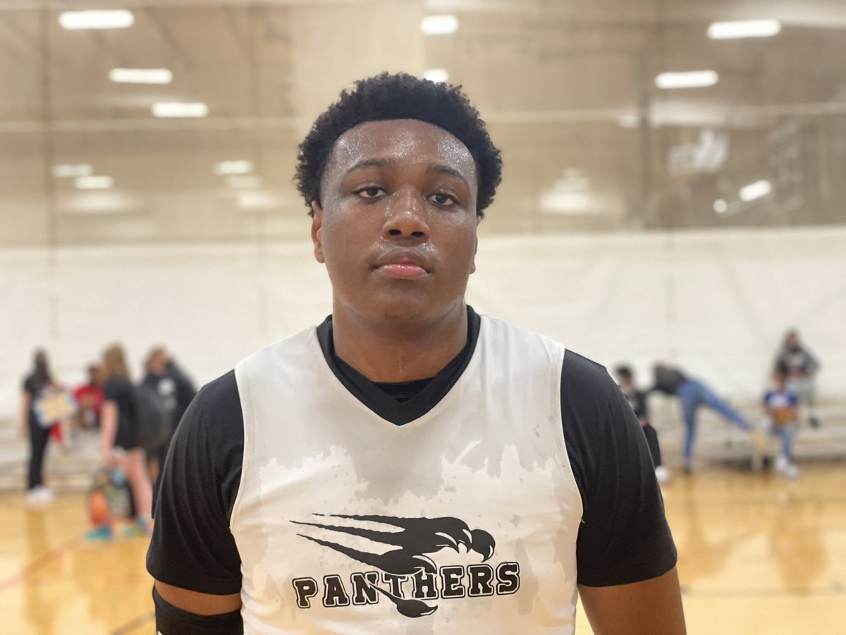 Atlanta Panthers come from behind to take down the Atlanta Astros in a hard fought 51-48 win. Kourtney Forrest played a nice, physical game scoring 13p and dominating the glass