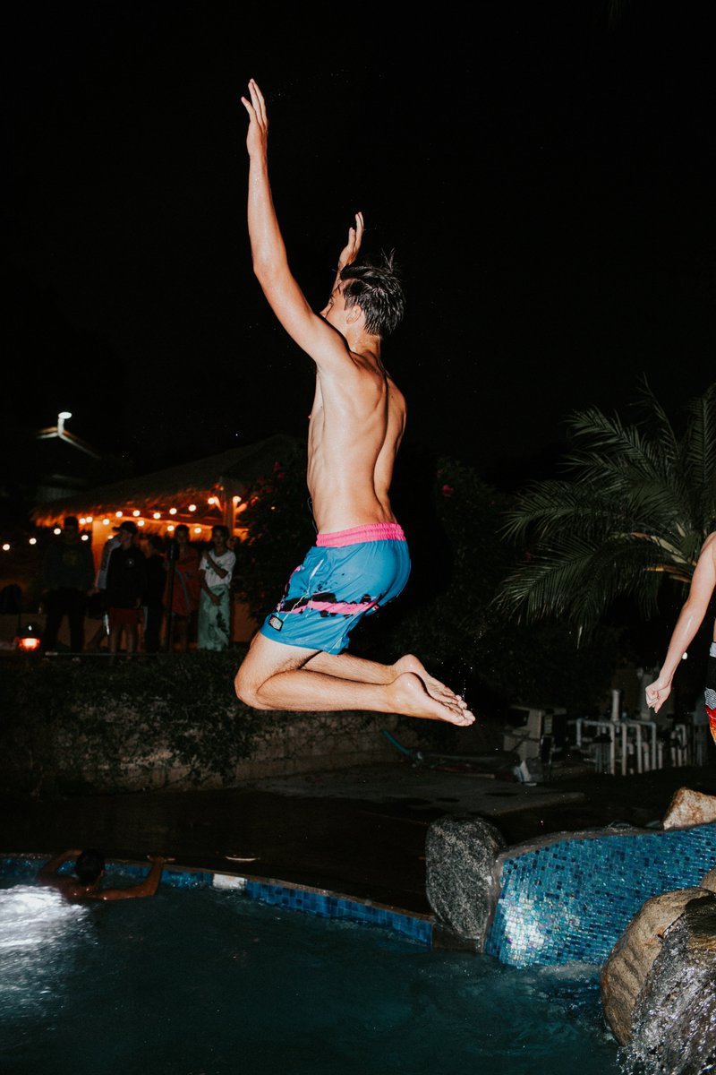 AiperOfficial's tweet photo. Have you ever snapped any interesting photo when you were jumping into the pool?
It looks like the time stops and you can fly.
#flyonthepoolchallenge #funnypoolmemes #funnypoolday #funnypool #poolparty #pooltime #snapshot #capturethemoment #flycaptured #captureflying https://t.co/nEqZQvFRrI