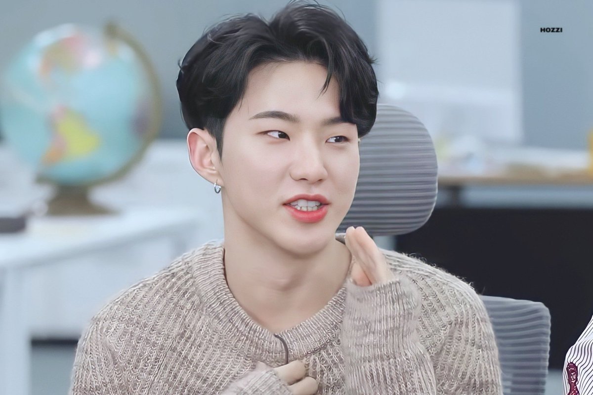 17HoshiChile's tweet photo. [IMG • 210421] #HOSHI durante el episodio número 2 del 《GOING SEVENTEEN》.🎨

#세븐틴 #SEVENTEEN #호시 @pledis_17
cr. 40615prolover_ https://t.co/sEeJ5uzveC