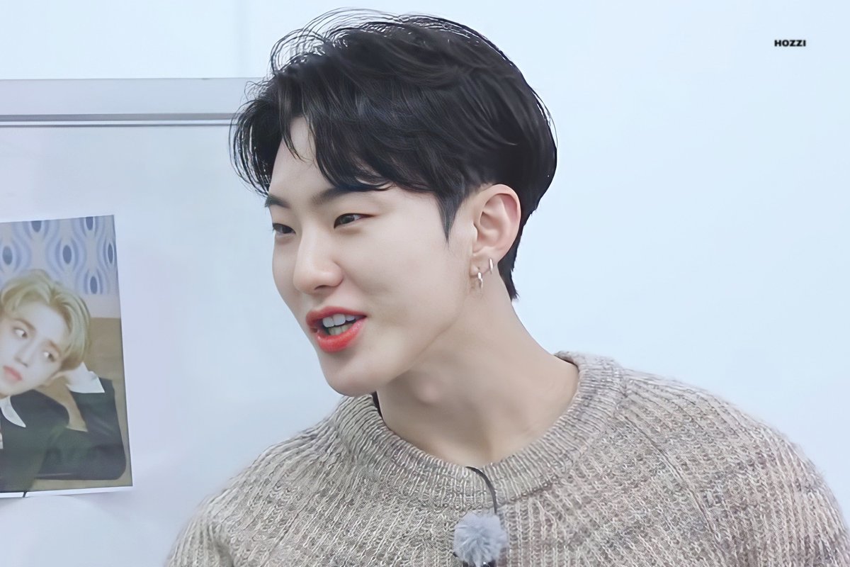 17HoshiChile's tweet photo. [IMG • 210421] #HOSHI durante el episodio número 2 del 《GOING SEVENTEEN》.🎨

#세븐틴 #SEVENTEEN #호시 @pledis_17
cr. 40615prolover_ https://t.co/sEeJ5uzveC