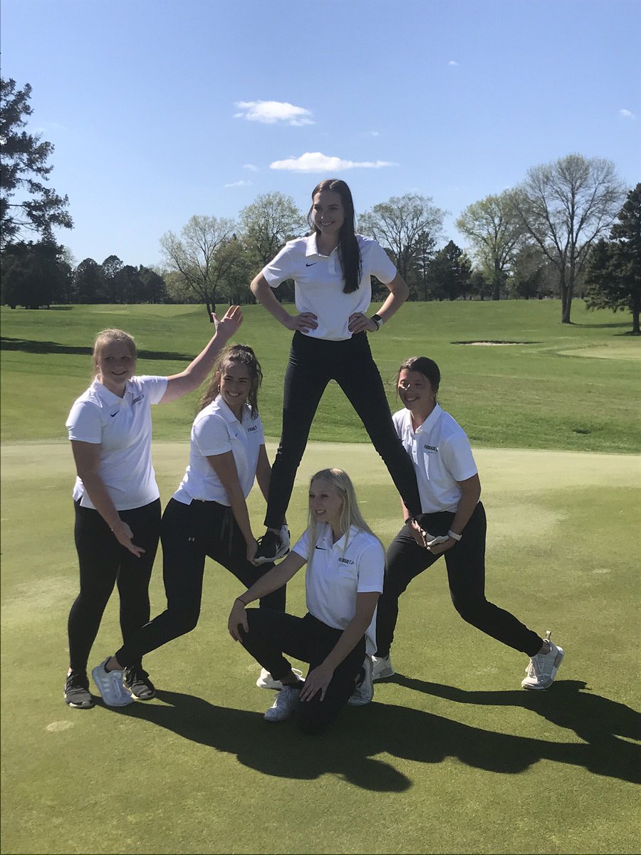 What a beautiful day at Eastwood golf club in Rochester!  Season low team score of 470.  Personal bests from Payton Ross (103), Emma Thibodeau (117), and Addy Thibodeau with an 84 for her first 9 hole experience on the JV.  Keep up the good work girls!