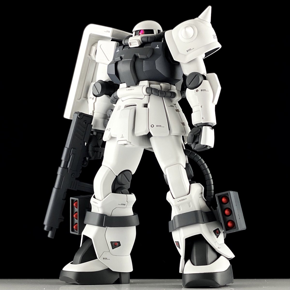 Twoucan 白いザク の注目ツイート モデル