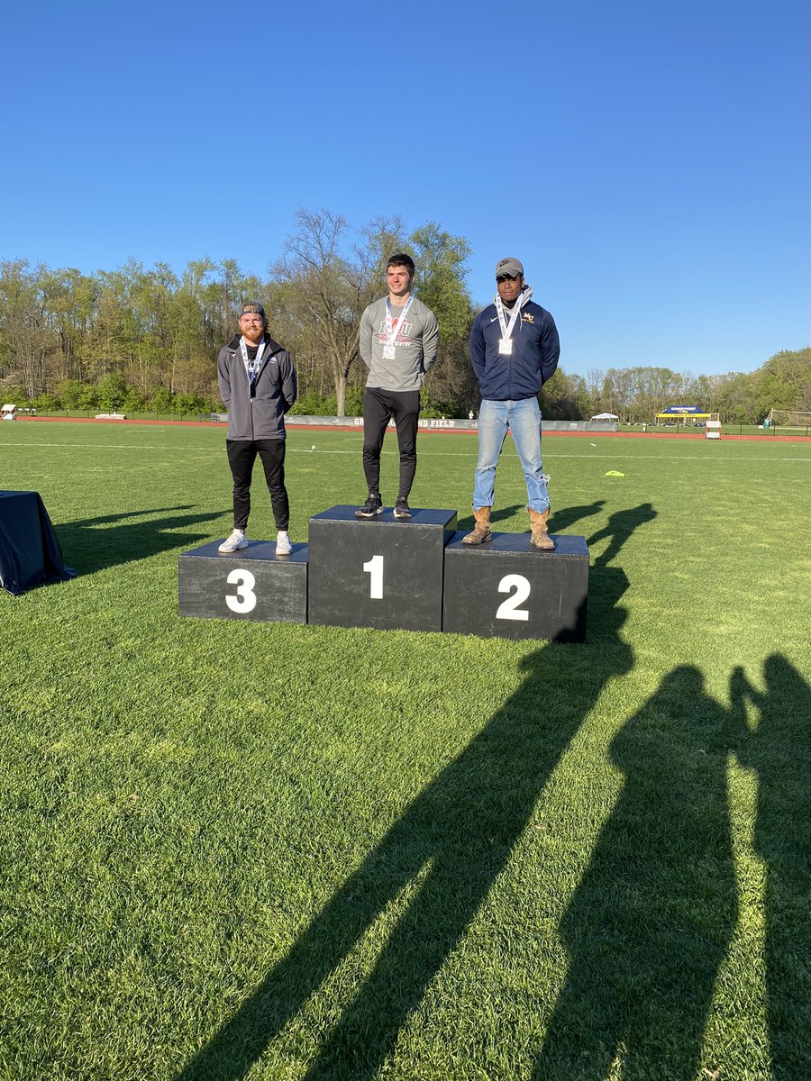 BUPilotsTF's tweet photo. Ryan Trick takes 3rd in the Pole Vault! https://t.co/VwO1OqHZ42