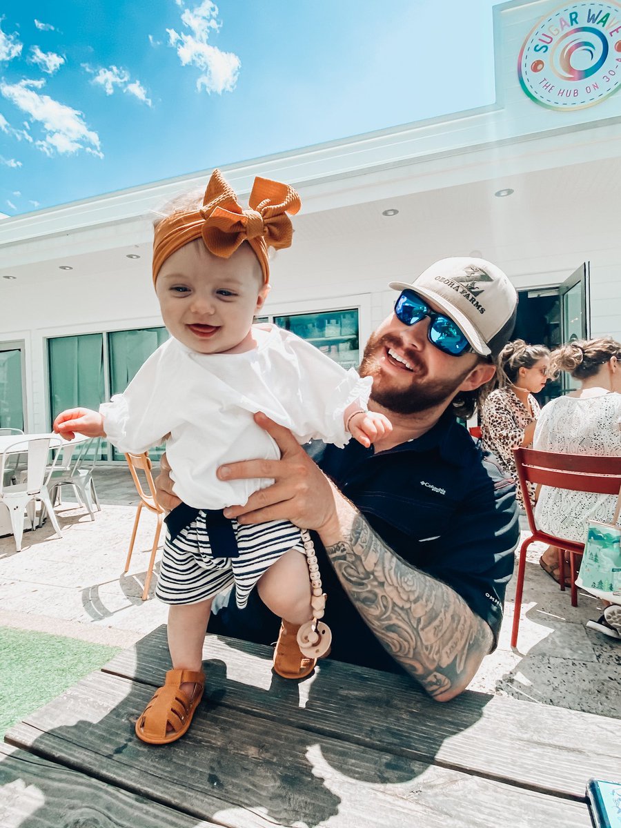 JonTLangston's tweet image. Maggie Mae’s first beach trip