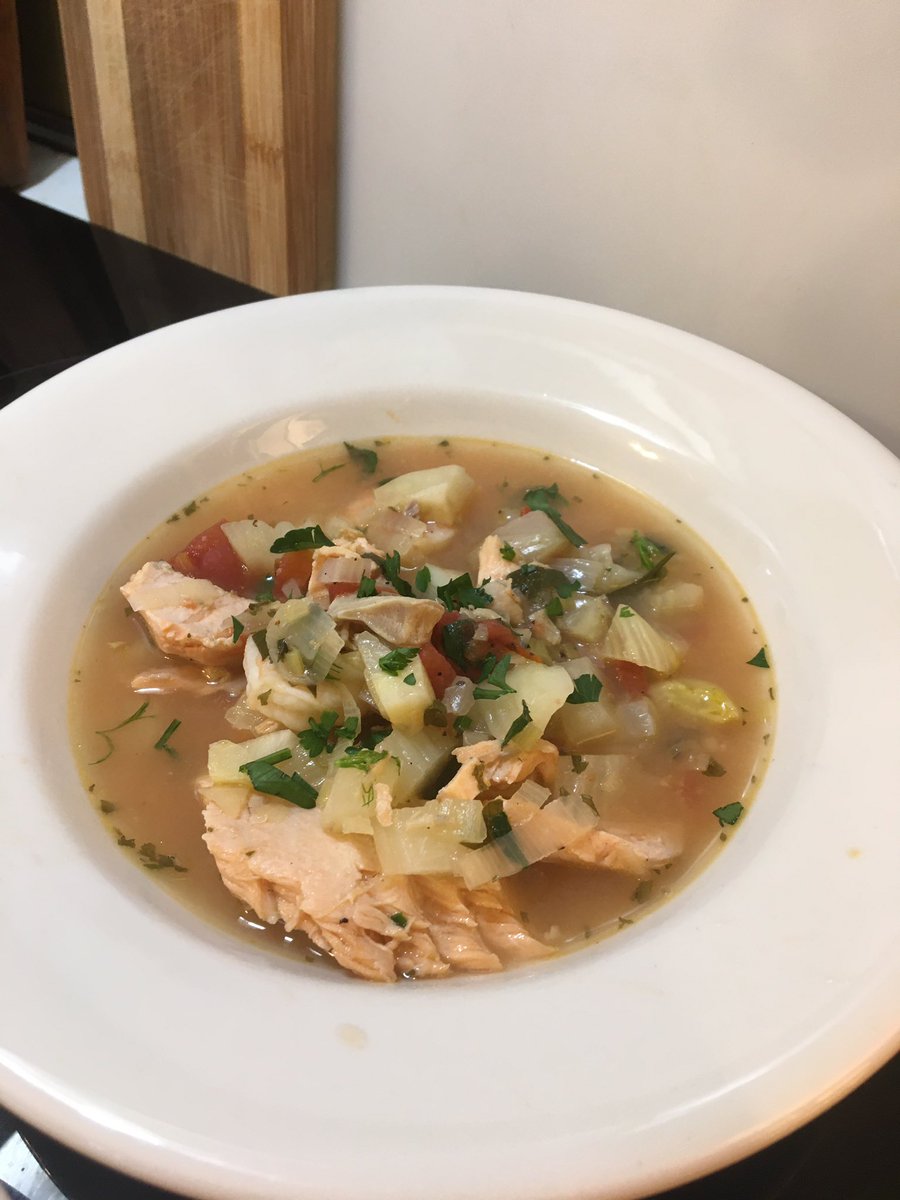 MealsWheelz's tweet photo. It’s Cioppino Night. HuMa(son)’s Famous. 🍋 🍅 🐚 @AndrewSacks13 #Foodie #FoodFriday #soul #food #ForYew https://t.co/z006auhfxn