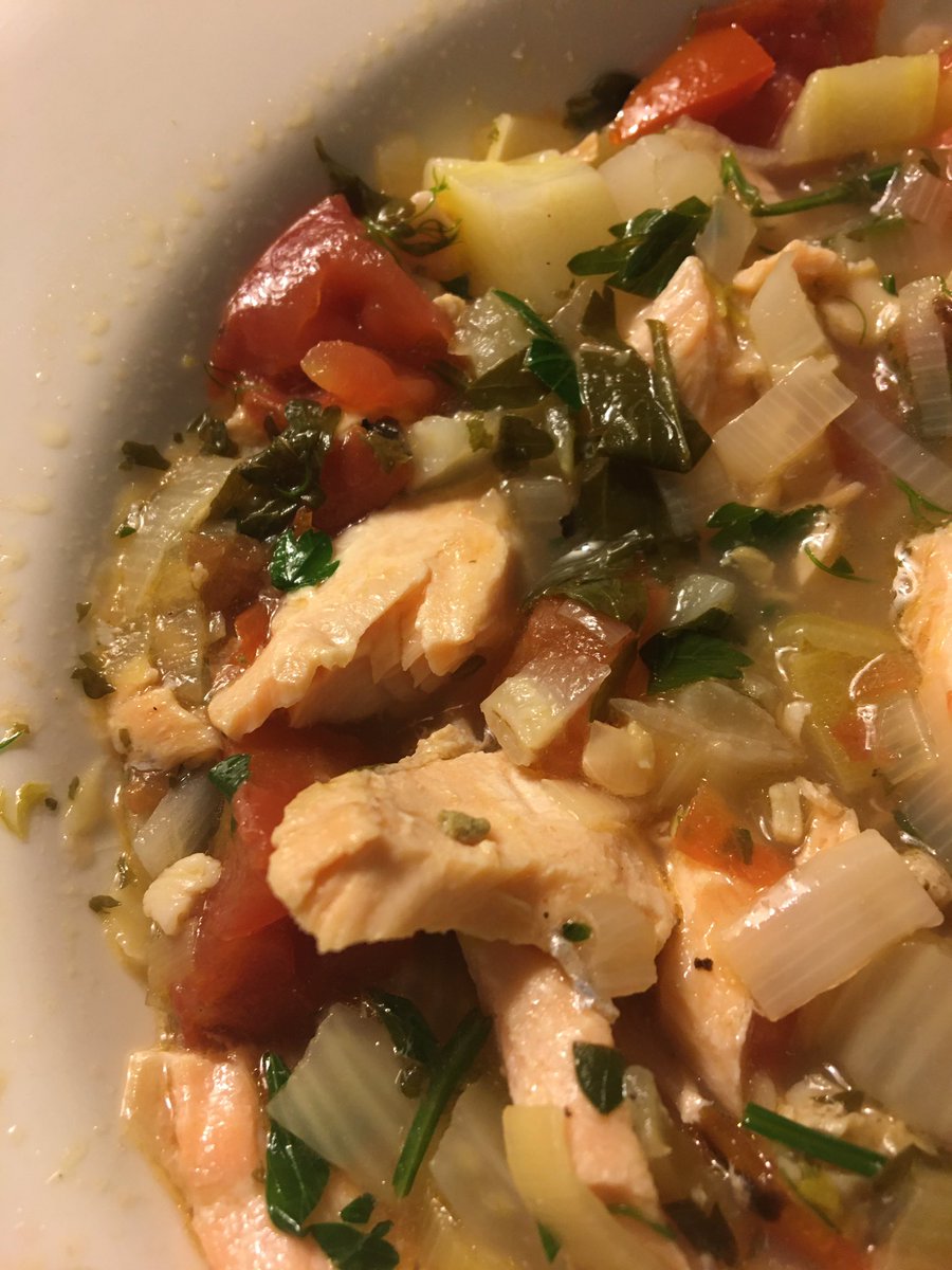 MealsWheelz's tweet photo. It’s Cioppino Night. HuMa(son)’s Famous. 🍋 🍅 🐚 @AndrewSacks13 #Foodie #FoodFriday #soul #food #ForYew https://t.co/z006auhfxn