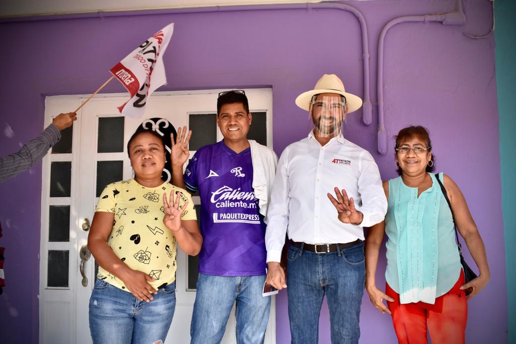 JCarlosPatron23's tweet photo. Continuamos con los recorridos casa por casa en la Colonia La Sirena.
Este día vengo acompañado de Antonio Crespo actual diputado del Distrito 23 por Morena-Pas. 
Coincidimos con toda mi gente en que tenemos que seguir trabajando por quien más lo necesita.
#mivotoparapatrón https://t.co/j5Nhh6yTdn