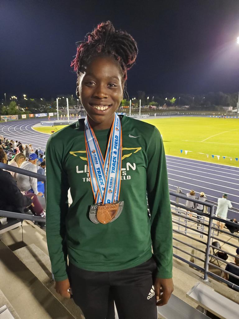 misstazz024's tweet photo. My baby did her thing today representing Lincoln High School for the last time...Class 3A State Finals.. Medals in the Long Jump( 19'5.50), 400( 57.63) and 4x100( 48.28). Congrats @miahna_harden 😘😘😘
#Senioryear 
@Trojan_tf https://t.co/6XDkrTirn8