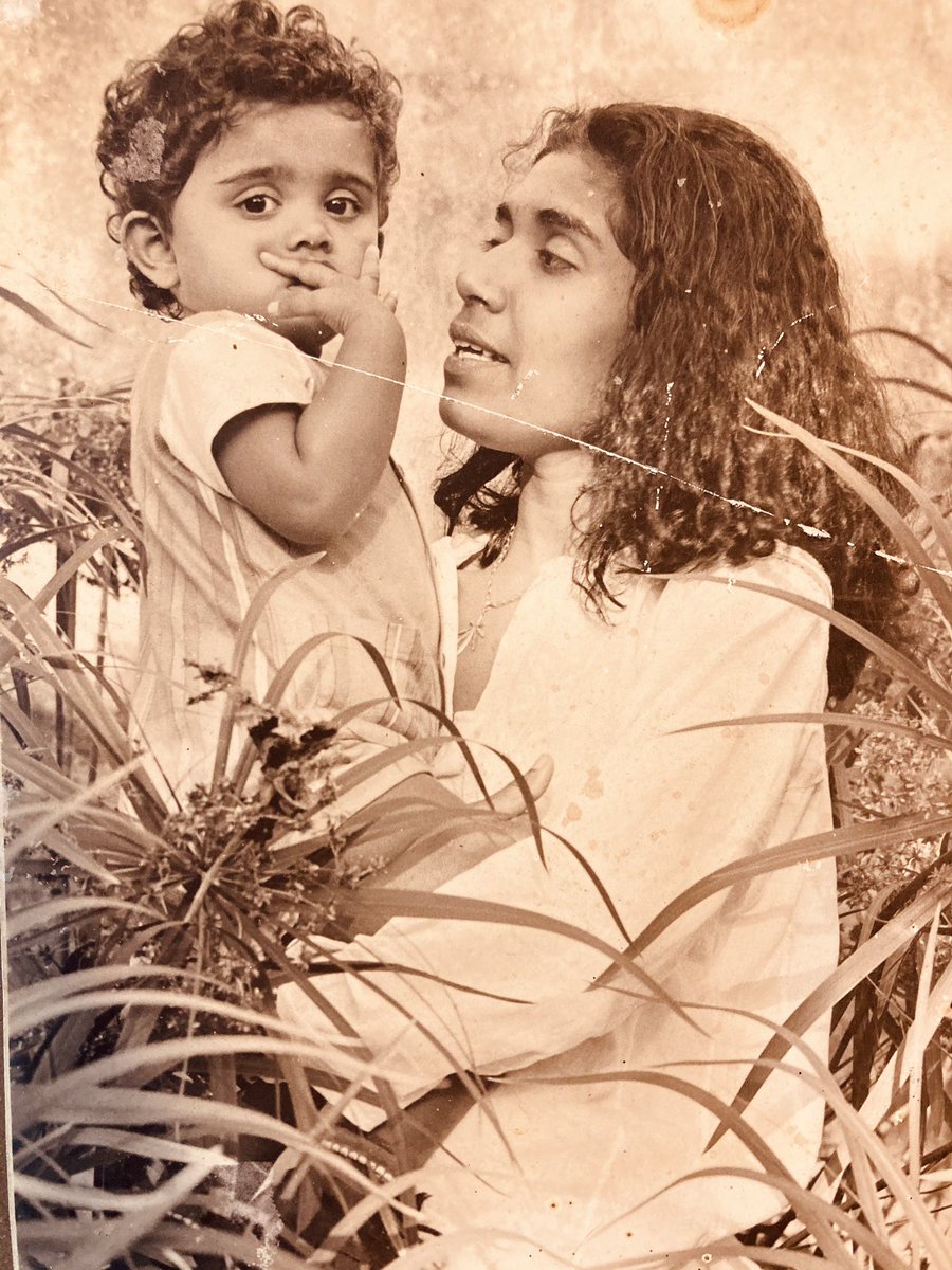 empressTanja's tweet photo. Thinking of better times when things were so much simpler. Miss you @hockeyloversim 😘♥️🌈#throwback #circa1998 👩👧🌱🥺 #suva #fiji https://t.co/2xVrc06XW3