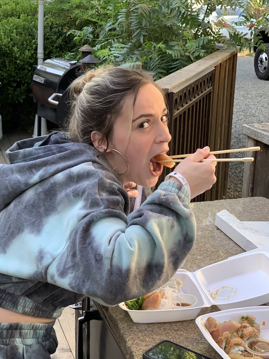 yungtayrio's tweet photo. Hey I’m Taylor, I like sushi and long walks to the bar. Accepting applications. Male or female, someone love me please 🥺 https://t.co/QzCO4dbwaO