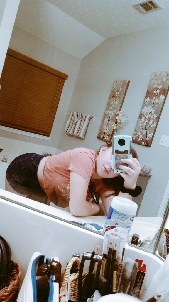 ElleMoonGoddess's tweet photo. #paypiggie I'm going out dancing tonight pay for my drinks #FinDom #subrequired #humanATM #NOWPIG 💸💸💸😈 https://t.co/cTVPEJ3qEY