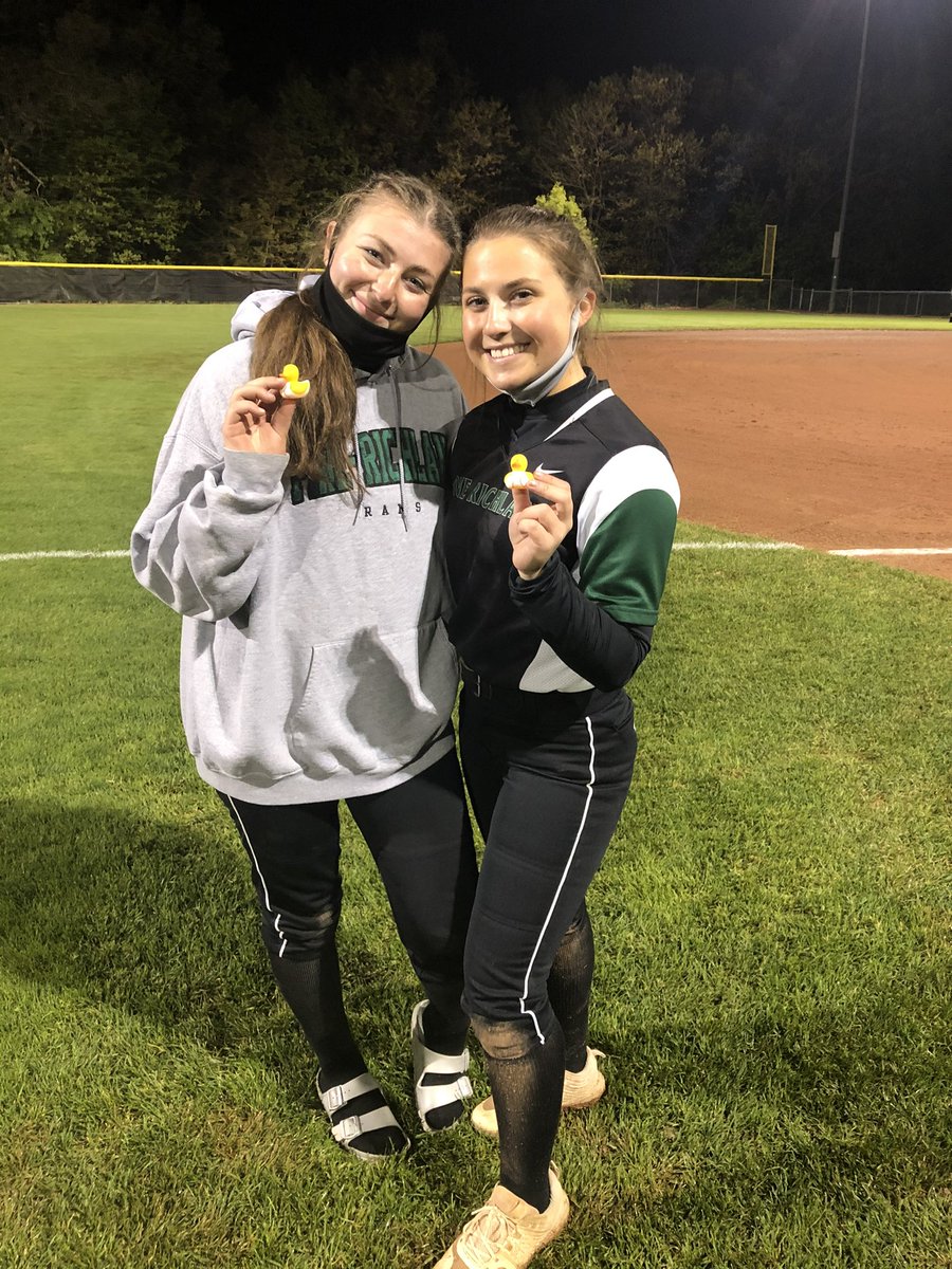 HUGE 15-5 WIN OVER NA TO GET THE  SERIES 🧹🧹🧹 
Leah Hartzberg and Ella Kasperowicz with the homers