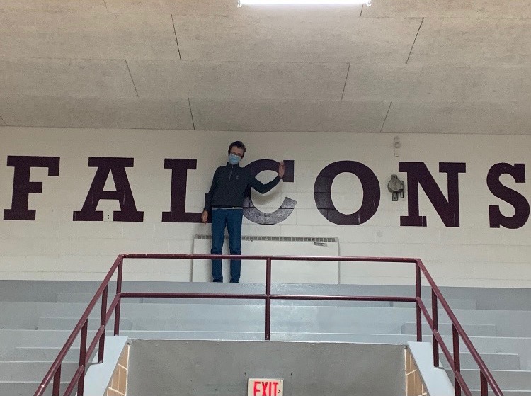 FSSprops's tweet photo. π Greetings from inside the Falcon's Nest!! Our pal Logan wanted to wave hello and wish you all a wonderful weekend!!
Take care Falcons! We miss you! #FrontenacStrong https://t.co/mZcFA3YuBo