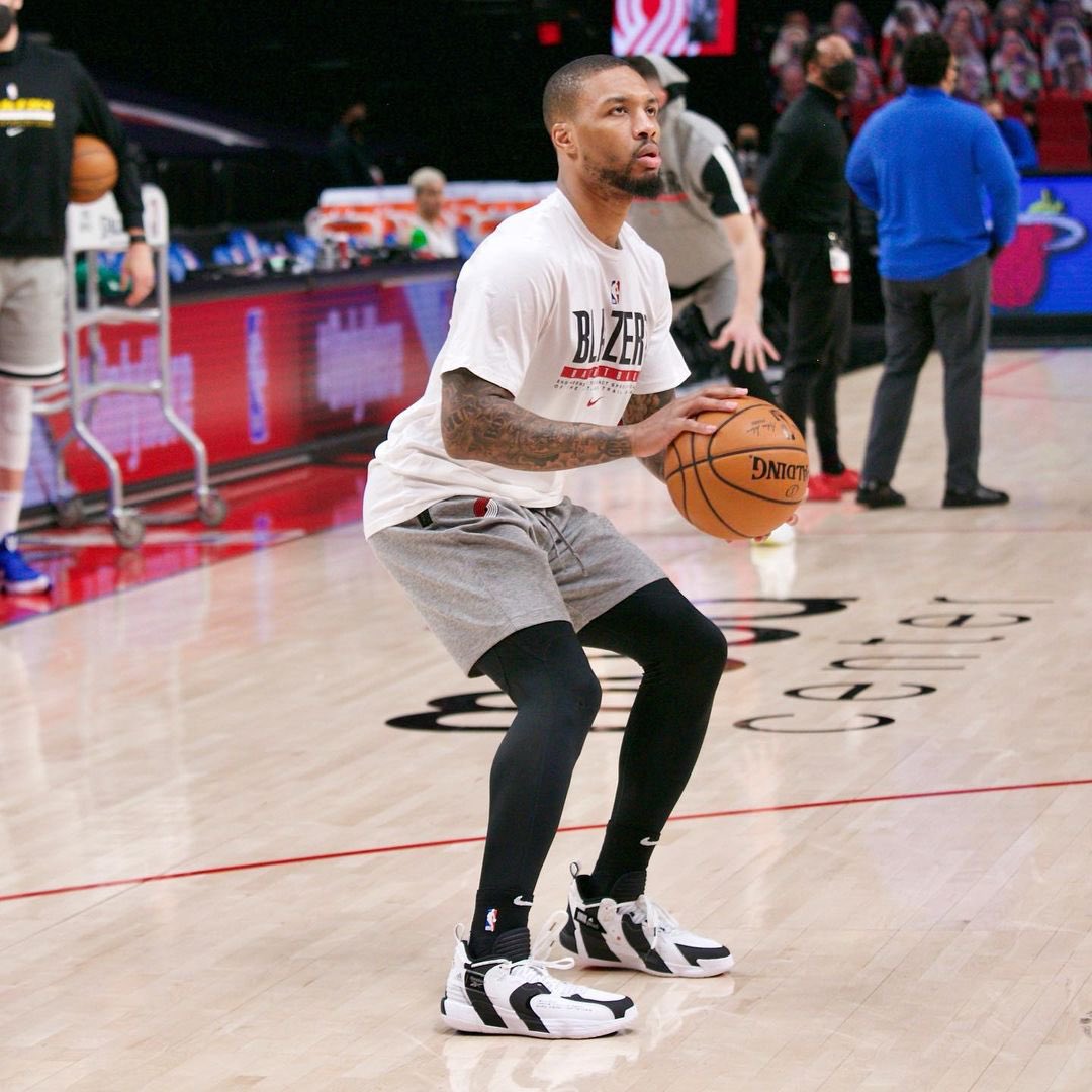 Mekaniker læser Kirsebær Nice Kicks on X: "This “Damenosis” adidas Dame 7 pays homage to @SHAQ's  signature Reebok Shaqnosis line. You can see logos from Dame, Shaq, adidas,  and Reebok featured on the shoe. #KicksOnCourt